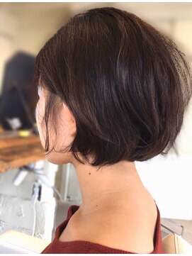ヘアメイク ミッカ(HAIR MAKE MICCA) クセを味方に。 ハンドブロー小顔ボブ 石原 ダイスケ