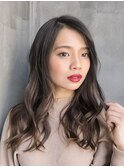 *アッシュベージュ & フェミニンスタイル*