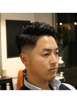 ニューオールド 三軒茶屋(NEW OLD) スキンフェードxハードパーマ