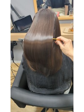 スリーク バイ ロイ 円町本店(sleek by roy) 髪質改善成分たっぷりのオリーブベージュ