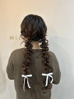 ミラ(Mila)&nbsp;ロングの方にオススメ＊ライブやイベントに！ツインアレンジ♪