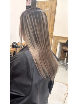 ノーム 横浜(NORM) ブロンドバレイヤージュ