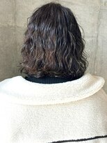 セル(CELL)&nbsp;ボブパーマ スパイラルパーマ 束感 グレージュカラー