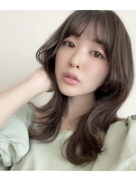 ルイス(L'wis) ミディアムレイヤーワンホンスタイル、グレージュ、20代、30代