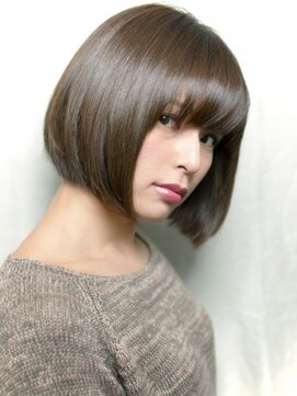 ニーフ(neaf) シンプルglossyボブ【neaf 六本木】