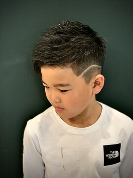 サリュー(SALUT) ラインアート