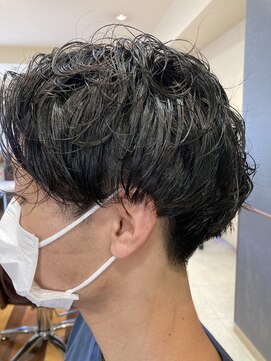 ジールドゥーエ(Zeal due) センターパートスタイル