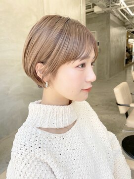 スー 渋谷(suu) 大人ショートボブミルクティーベージュマッシュショート前髪あり