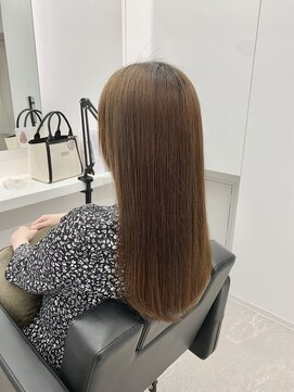 イレス 札幌駅南店(IRESU) ミディアムヘア斜めバンググレージュカラーシルキーベージュ
