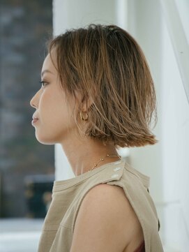 フランズ いわき(FLUNS) 黒髪/グレーベージュ/レイヤーロング/前髪パーマ/いわき市