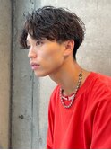 ツイストスパイラルパーマセンターパートアップバングマッシュ