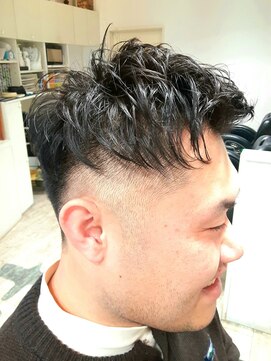 フュゼ(fusee) アップバングのツーブロック