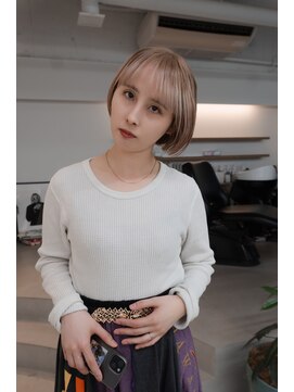 シカ(sica) 春夏ブリーチホワイトベージュカラー