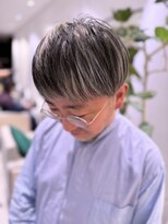 ステア ケース(stair case)&nbsp;ハイコントラストなグレー系ハイライト&ローライト　白髪活かし