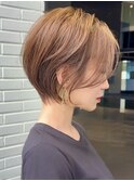 抜け感と艶。大人にしか似合わないショート