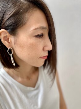 白髪を自然にカバー◎艶・ハリ・コシを叶える大人女性のためのグレイカラーで魅力を最大限に引き出します。