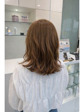 エアー 銀座タワー(AIR) ミディアムレイヤーブリーチ無しミルクティーベージュ