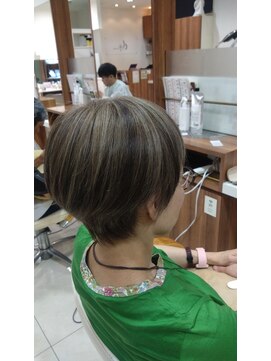 デフィ アオヤマ(defi AOYAMA) ショート