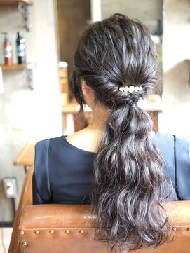 ノエル ヘアー アトリエ(Noele hair atelier) 大人可愛い波巻きダウンスタイル