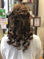 ヘアシック(Hair Chic) ローズ編み込み入りハーフアップ