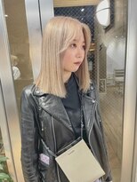 ホワイトカラー　ホワイトベージュ　ウルフカット　ボブ