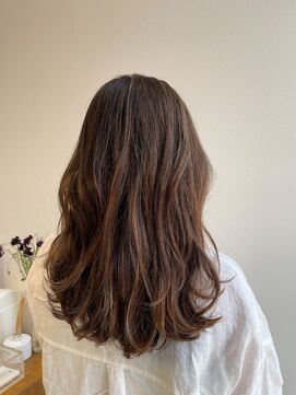 アッカ(acca) ブリーチハイライト(ペールシルバーカーキ)@ネイキッドサンド