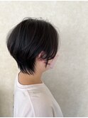 少し襟足長めな束感ショート♪
