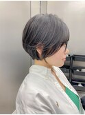 暗髪大人ショート