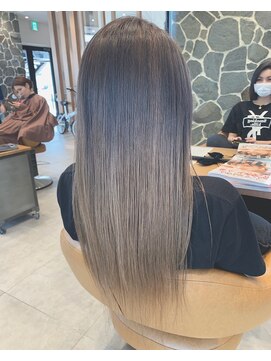 アース 小禄店(EARTH) ブリーチオンカラー/アッシュグレー