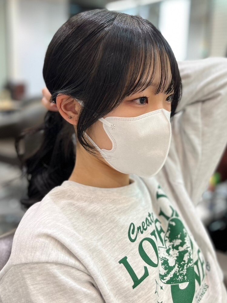 7030黒髪アッシュブラック韓国ヘア波巻きワンカールポニーテール