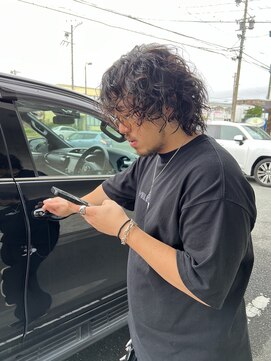 サーリー(SURLY) スパイラルパーマメンズロングくるくるパーマ縦落ちパーマ