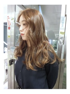 ノラ シブヤ(NORA) ブリーチなしヘーゼルベージュ