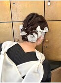 結婚式パーティーゆるふわ編み込みシニヨンリボンアレンジ