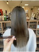 オリーブベージュ