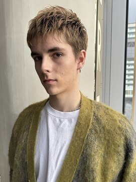 スクリーン(SCREEN) スペインカール/スパイキーショート/ホワイトベージュ/三宮/元町