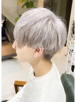 デイズ(days) ホワイトシルバーカラーツーブロックマッシュブリーチデザイン