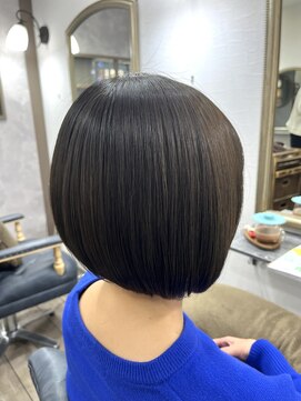 フェリテ 柏(Ferite) ★ 丸みシルエットがきれいなコンパクトボブ★