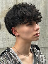アリエッタ(aRietta)&nbsp;ラフな動きで魅せる、海外風フリンジパーマ