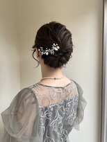 ペスカケイクリエイティブ(PESCA K-CREATIVE)&nbsp;低めシニヨンヘアアレンジ
