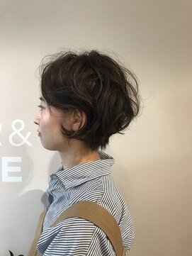 ビスヘアアンドメイク(BIS hair&make) アンニュイでエッジ間のあるパーマスタイル