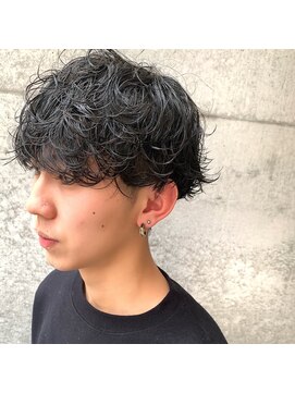 メーヴェ(Mowen) mowen 南堀江 メンズ スパイラルパーマ×重めマッシュ