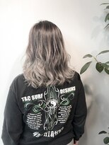 ミチ(mich) シルバーグレイのバレイヤージュ◎20代30代40代