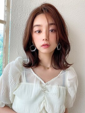 アフロート ディル(AFLOAT D'L) 小顔外ハネミディアムひし形シルエットくびれミディミニウルフ★