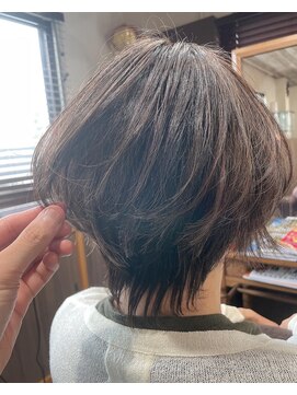 ルーム(ROOM) 【ROOM】美シルエット★大人のコンパクトショートボブ