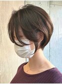 ショートカットくびれショート前下がりボブベージュカラー40代