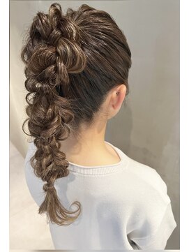 サロンドワン(SALON DE 1) #編みおろしポニー