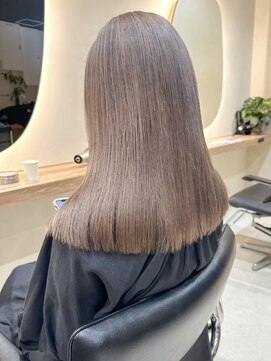 ヒビヲ(HIBIO) ハイトーンカラーミルクティーベージュピンクベージュ横浜西口