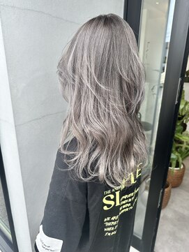 フェーディン(fa/din) ペールシルバー×レイヤーカット