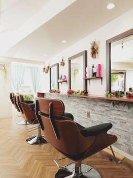 クロエヘアー(Chloe hair)の写真/【大人女性のためのSalon】完全マンツーマンで相談しやすいのが嬉しいPoint♪ホームケアのアドバイスも◎