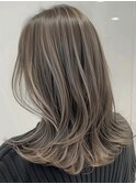 デザインカラーレイヤーカットウェットヘアオリーブベージュ白髪